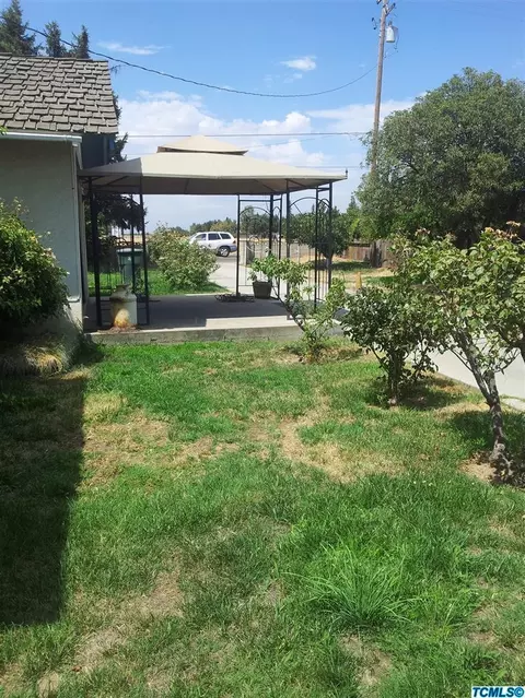 2217 E Houston Ave, Visalia, CA 93292 photo 5