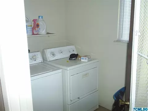 409 E Roosevelt Ave, Tulare, CA 93274 photo 8