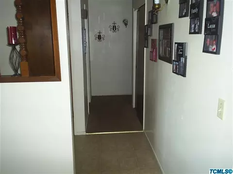 409 E Roosevelt Ave, Tulare, CA 93274 photo 5