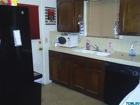 409 E Roosevelt Ave, Tulare, CA 93274 photo 4