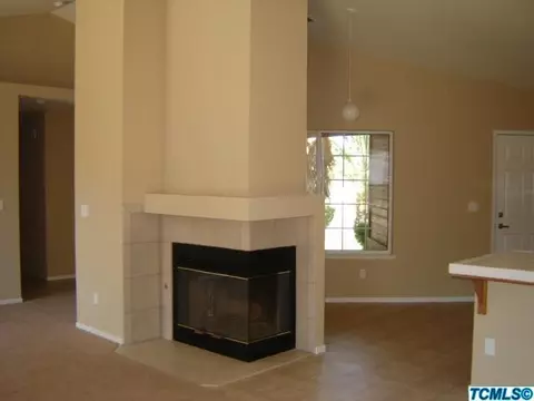 1919 E Roosevelt Ct, Visalia, CA 93292 photo 8