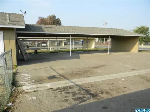 1545 E Douglas Ave, Visalia, CA 93292 photo 6