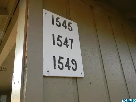 1545 E Douglas Ave, Visalia, CA 93292 photo 2