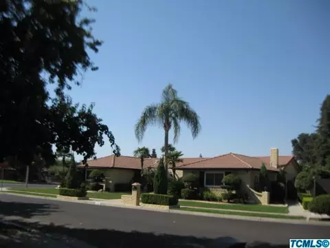 400 E Lois Ave, Tulare, CA 93274 photo 2