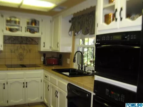 400 E Lois Ave, Tulare, CA 93274 photo 8