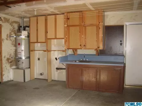 712 Milan Dr, Lemoore, CA 93245 photo 16