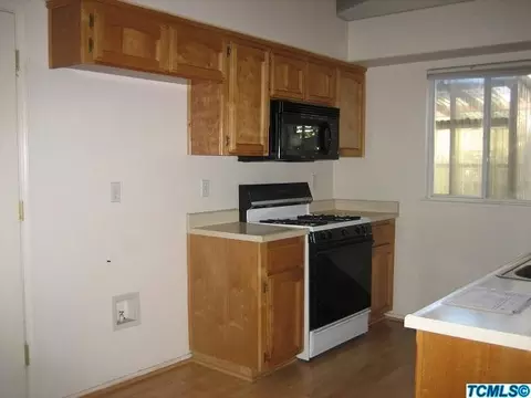 712 Milan Dr, Lemoore, CA 93245 photo 8