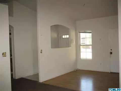 712 Milan Dr, Lemoore, CA 93245 photo 6