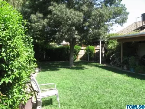 634 E Vine Ct, Visalia, CA 93292 photo 21