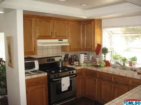 634 E Vine Ct, Visalia, CA 93292 photo 8
