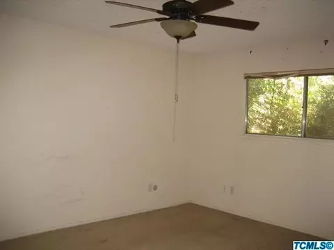 693 E Hazelwood Dr, Lemoore, CA 93245 photo 14