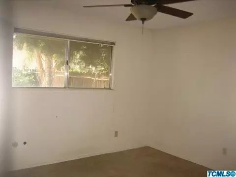 693 E Hazelwood Dr, Lemoore, CA 93245 photo 13