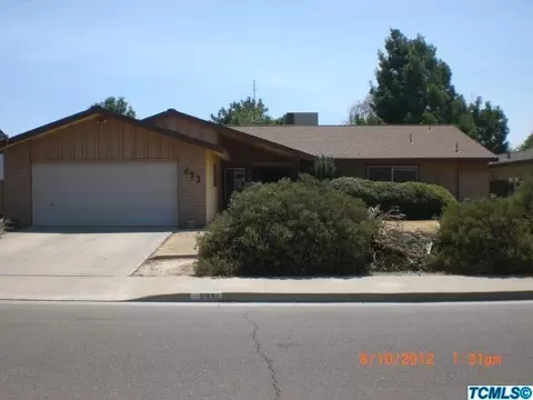 693 E Hazelwood Dr, Lemoore, CA 93245 photo 1