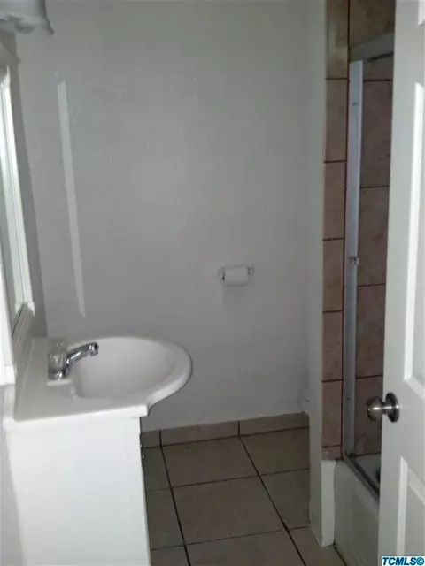 764 E Sonora Ave, Tulare, CA 93274 photo 3
