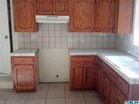 764 E Sonora Ave, Tulare, CA 93274 photo 5