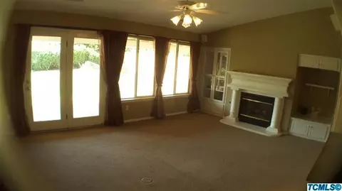 3817 E Howard Ave, Visalia, CA 93292 photo 8