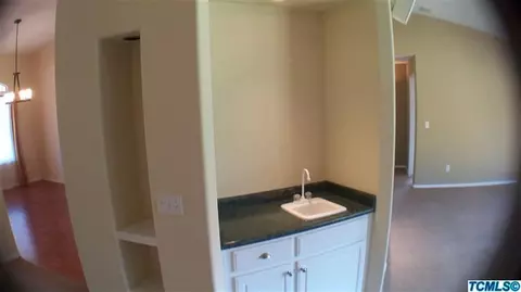 3817 E Howard Ave, Visalia, CA 93292 photo 9