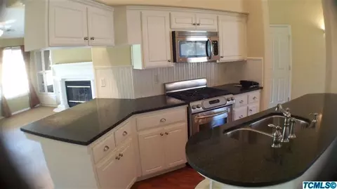 3817 E Howard Ave, Visalia, CA 93292 photo 7