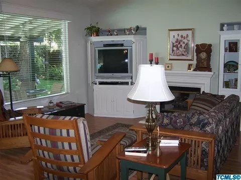 3940 E Iris Ct, Visalia, CA 93292 photo 16