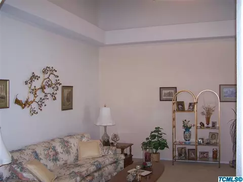 3940 E Iris Ct, Visalia, CA 93292 photo 9