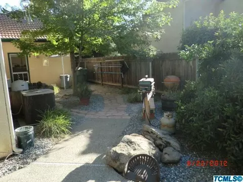 3940 E Iris Ct, Visalia, CA 93292 photo 6