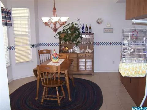 3940 E Iris Ct, Visalia, CA 93292 photo 13