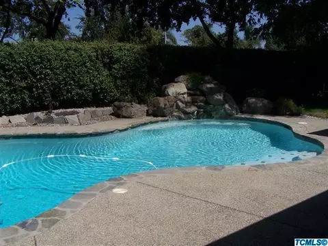 3940 E Iris Ct, Visalia, CA 93292 photo 27