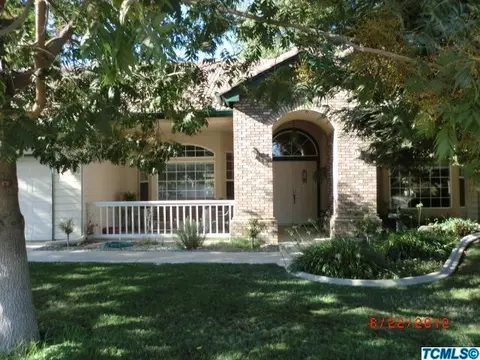 3940 E Iris Ct, Visalia, CA 93292 photo 1