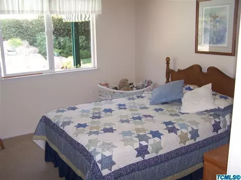 3940 E Iris Ct, Visalia, CA 93292 photo 19