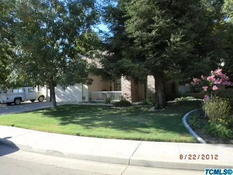3940 E Iris Ct, Visalia, CA 93292 photo 2