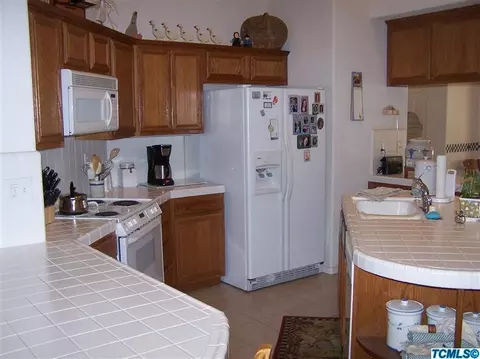 3940 E Iris Ct, Visalia, CA 93292 photo 18