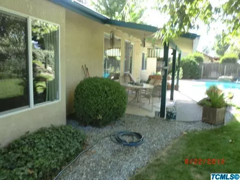 3940 E Iris Ct, Visalia, CA 93292 photo 4