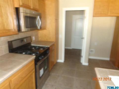 1914 E Academy Ave, Tulare, CA 93274 photo 3