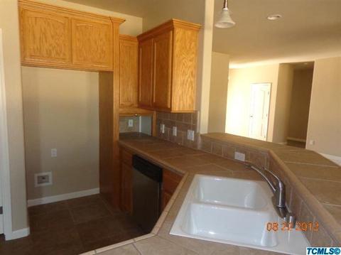 1914 E Academy Ave, Tulare, CA 93274 photo 4