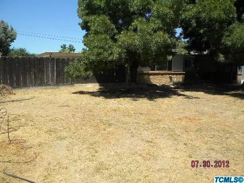 380 W Spruce Ave, Lemoore, CA 93245 photo 2