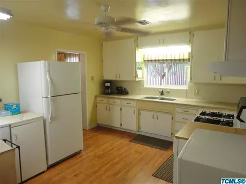 529 W Firebaugh Ave, Exeter, CA 93221 photo 7