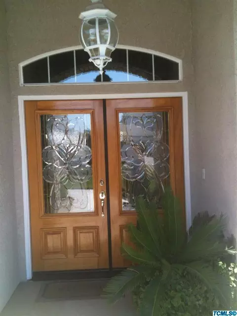 1010 E Chestnut Ct, Visalia, CA 93292 photo 4
