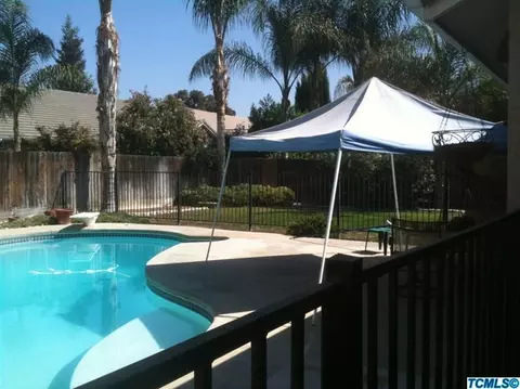 1010 E Chestnut Ct, Visalia, CA 93292 photo 7
