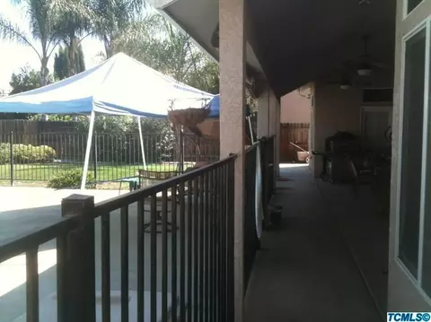 1010 E Chestnut Ct, Visalia, CA 93292 photo 8