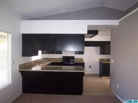 1822 E Levin Ave, Tulare, CA 93274 photo 4