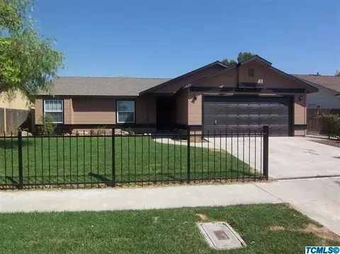 1822 E Levin Ave, Tulare, CA 93274 photo 1