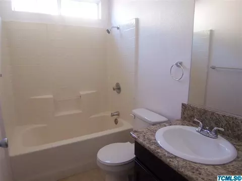 1822 E Levin Ave, Tulare, CA 93274 photo 9
