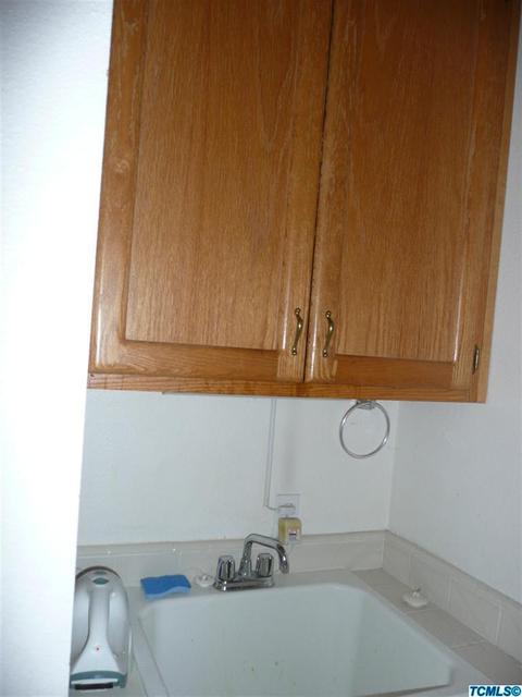 732 E Ferguson Ave, Visalia, CA 93292 photo 8