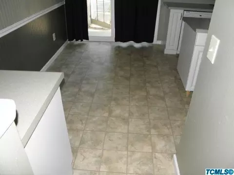 424 Skaggs St, Lemoore, CA 93245 photo 6