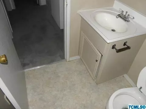 424 Skaggs St, Lemoore, CA 93245 photo 4