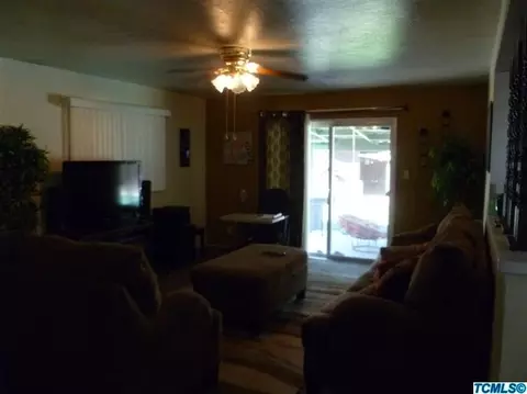 826 E Cypress Ave, Visalia, CA 93292 photo 4