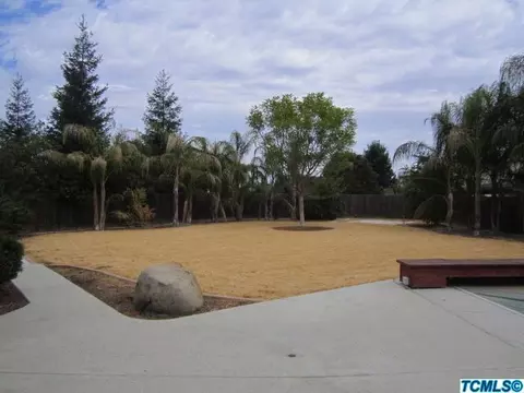 3849 E Hillcrest Ave, Visalia, CA 93292 photo 7