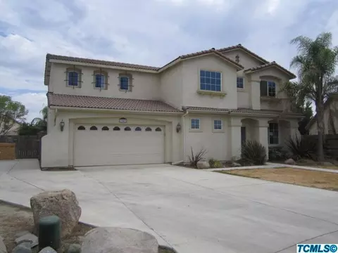 3849 E Hillcrest Ave, Visalia, CA 93292 photo 2
