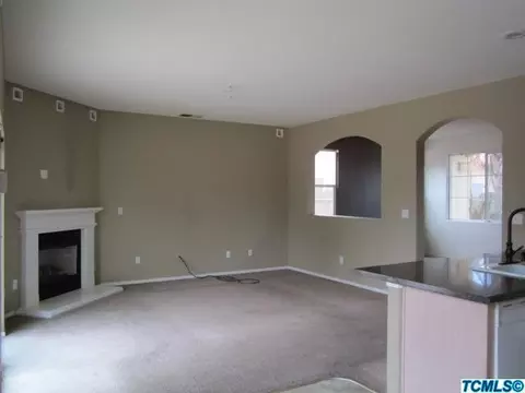 3849 E Hillcrest Ave, Visalia, CA 93292 photo 9