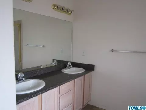 3849 E Hillcrest Ave, Visalia, CA 93292 photo 16